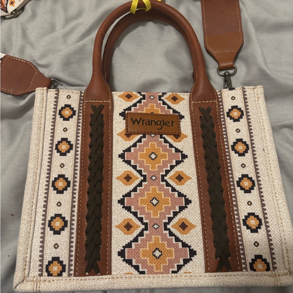 🚨SALE🚨Wrangler Tan and Cream Patterned Tote